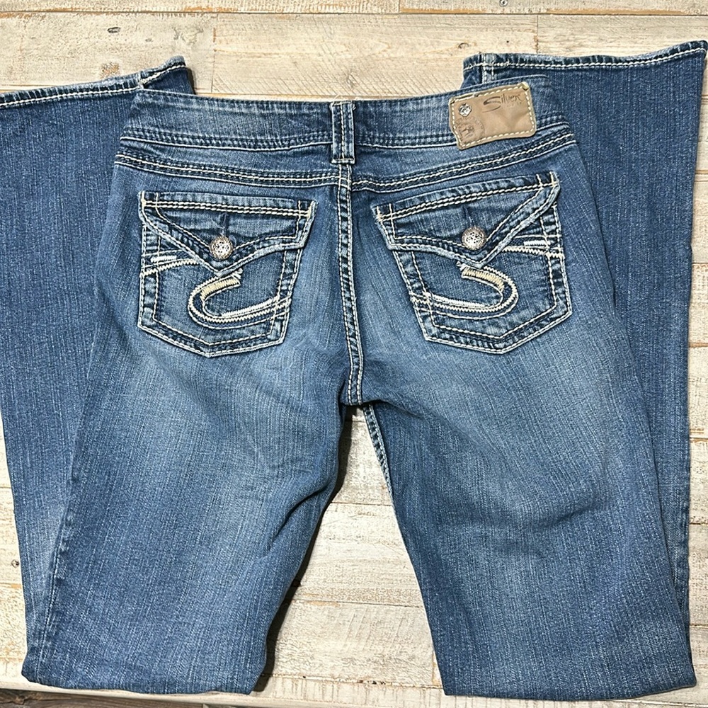 Silver Brand Jeans Suki Surplus, size 28, length 34 Color: Blue